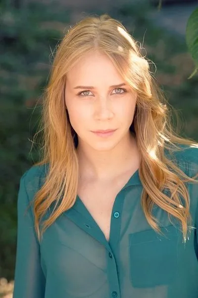 Cassandra Violet