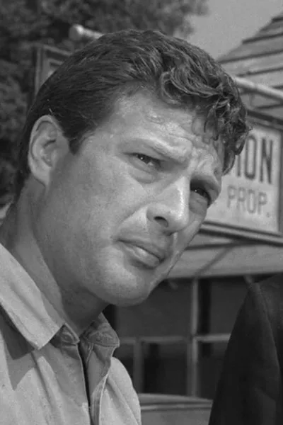 Robert Emhardt