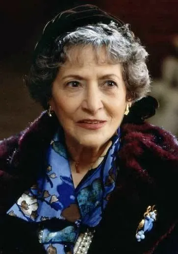 María Elena Flores