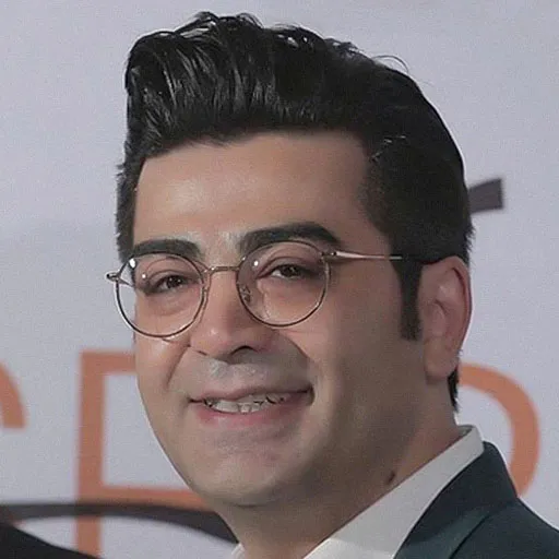 فرزاد حسنی