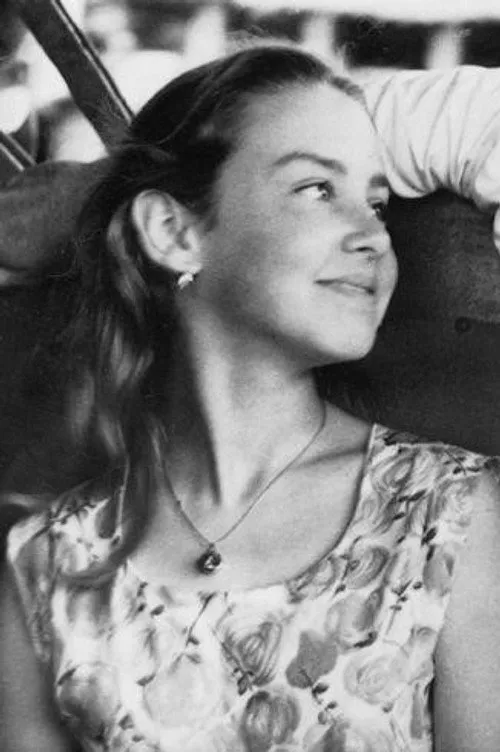 Annie Duperoux