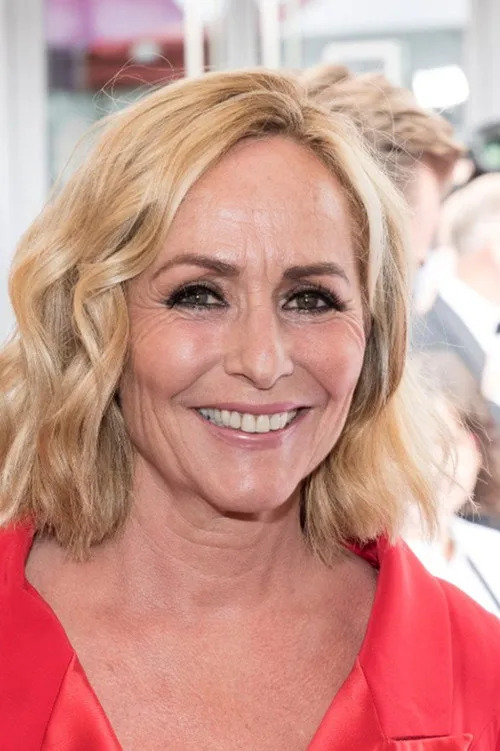 Angela Groothuizen